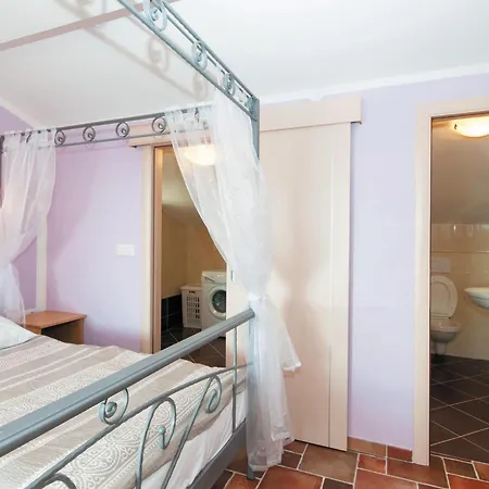 Holiday home 4 Bedroom Lovely In *