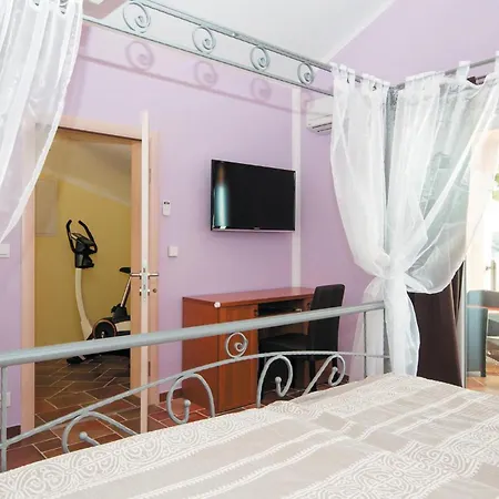4 Bedroom Lovely In *