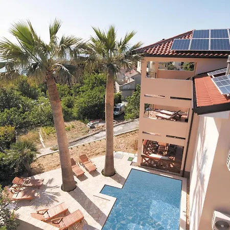 4 Bedroom Lovely In Holiday home Supetarska Draga