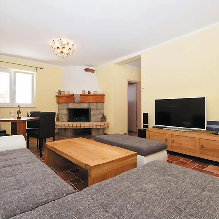 4 Bedroom Lovely In *